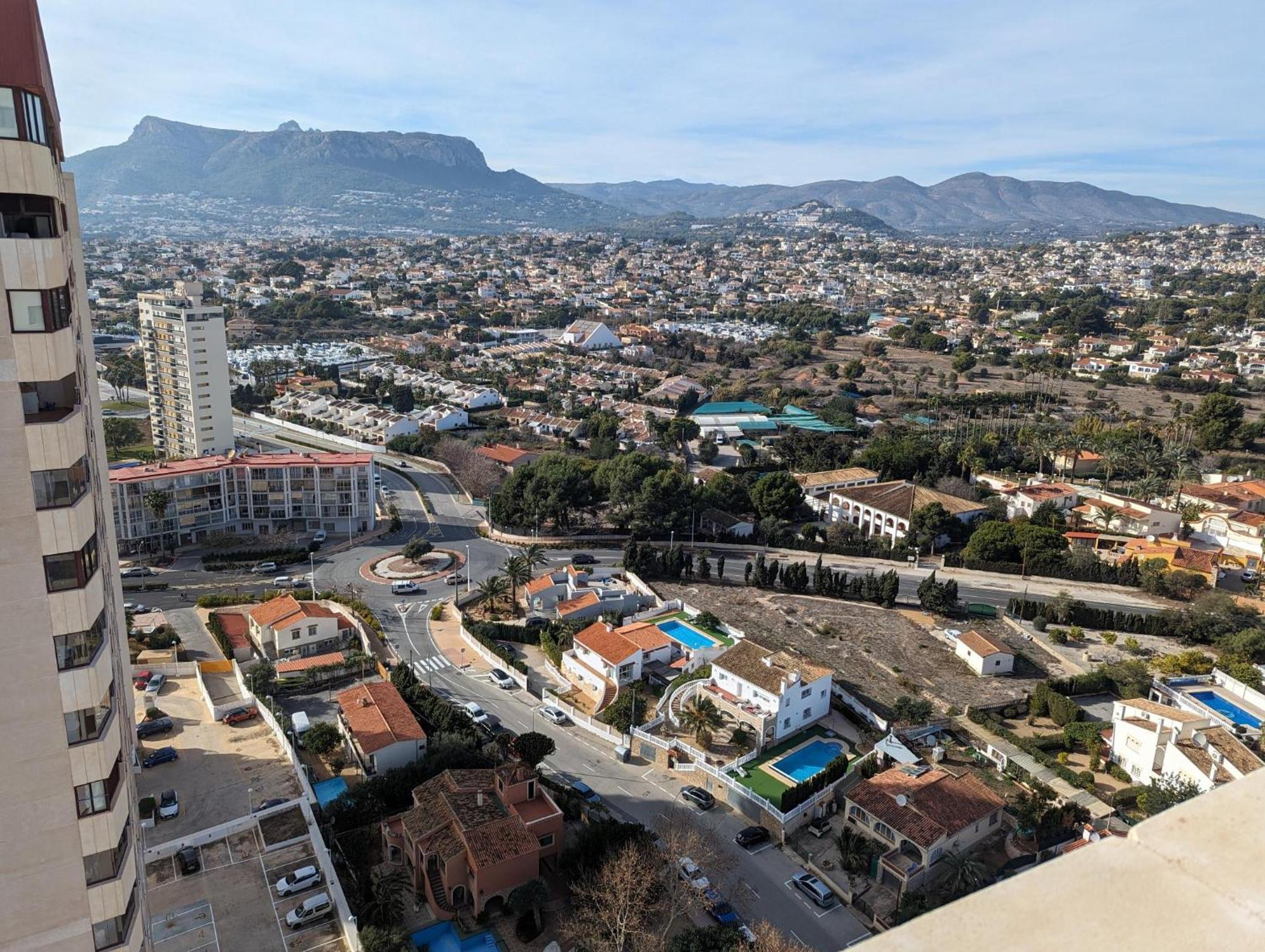 100 M From Fossa Beach In 칼페 외부 사진